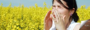 plantiva-7-tips-survive-allergy-season-woman-sneezing